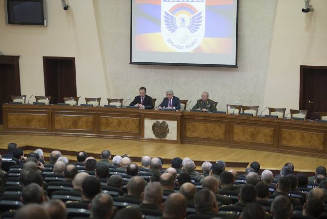Президент Армении встретился с участниками оперативного собрания руководящего 
состава ВС
