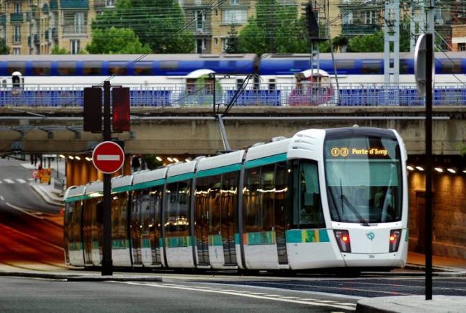 Мэр Парижа пообещала к 2020 году сделать бесплатным общественный транспорт