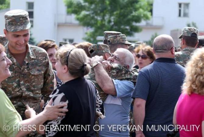 Мэрия Еревана организует весенний визит родителей в приграничные воинские части, 
где проходят службу их сыновья
