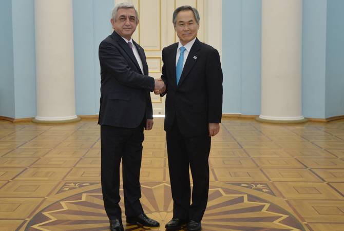  سفير كوريا الجنوبية لدى أرمينيا وو يون كيون يقدّم أوراق اعتماده إلى الرئيس سيرج سركيسيان