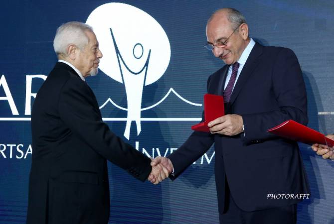 President of Artsakh meets Lebanese-Armenian businessmen in Beirut