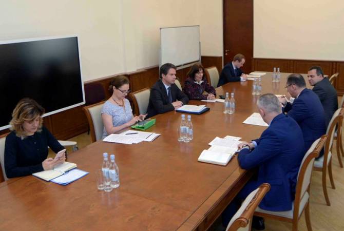 Armenian finance minister holds meeting with French Ambassador