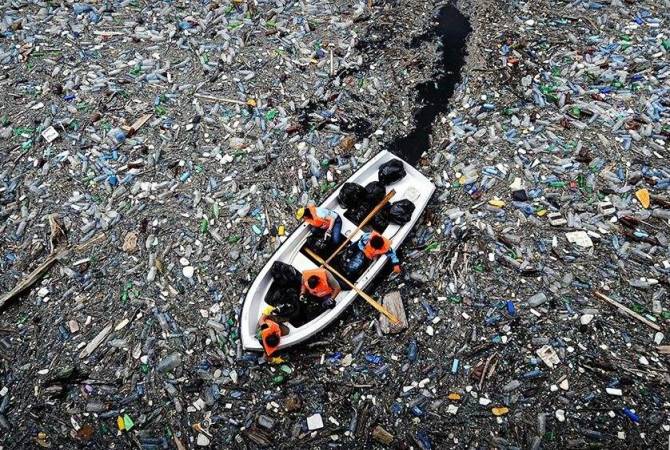 СМИ: ученые сообщили, что "мусорный остров" в Тихом океане больше, чем считалось 
ранее
