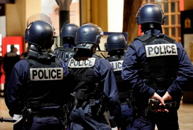 СМИ: неизвестные ограбили оружейный магазин во Франции