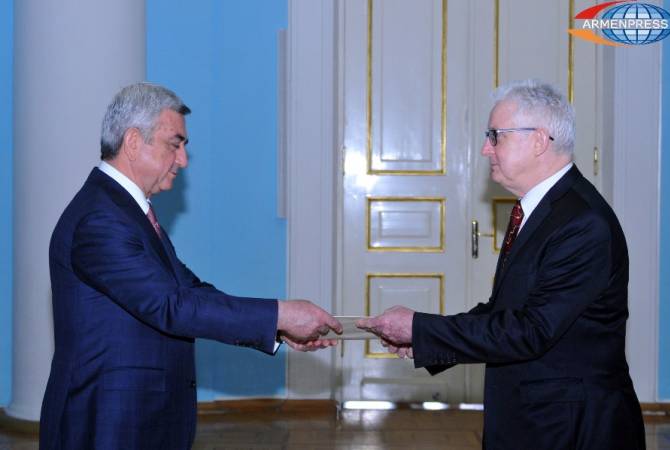 Президент Армении принял верительные грамоты новоназначенного посла Ирландии
