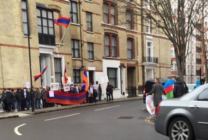 Армянская община Лондона вновь сплотилась вокруг посольства Армении – армяне  
митингом ответили  азербайджано-турецкой общине