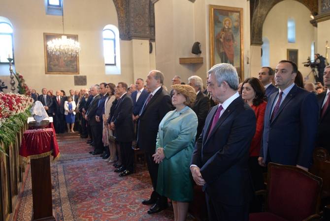 Президент Серж Саргсян присутствовал на Святой Пастырской литургии, отслуженной в 
честь праздника Святой Пасхи