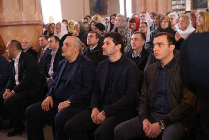 Посол Садоян и мэр Тбилиси Каха Каладзе присутствовали на пасхальном богослужении