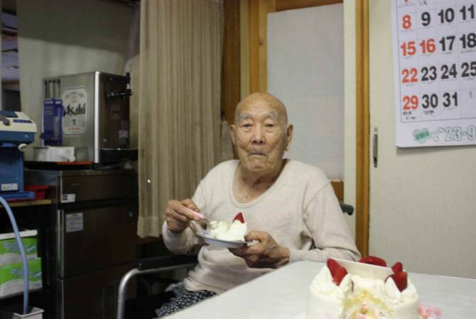 Книга рекордов Гиннесса признала 112-летнего японца старейшим мужчиной планеты