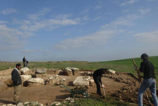 Археологи продолжат изучать гомоморфные памятники, обнаруженные при раскопках в 
Нор-Кармираване в Арцахе