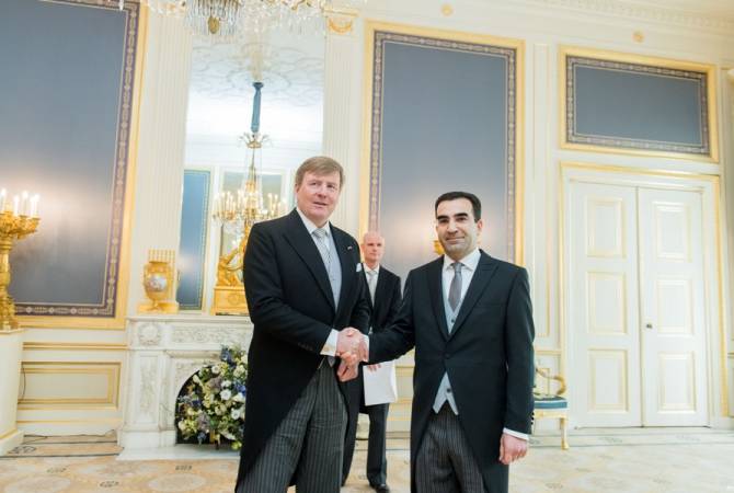 Посол Армении Гарегин Мелконян вручил верительные грамоты королю Нидерландов