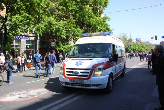 В медицинских учреждениях Еревана проходят лечение 31 человек: один сотрудник 
полиции находится в реанимации после операции
