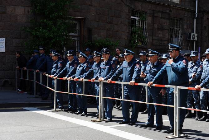 Полиция Армении подвергла приводу около 60 активистов: сына Пашиняна в отделении 
полиции нет