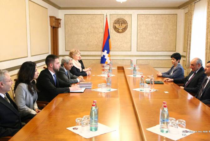 Արցախի նախագահն ընդունել է Մատենադարանի տնօրենի գլխավորած 
պատվիրակությանը