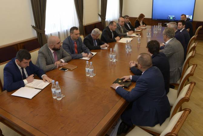 Acting finance minister Vardan Aramyan holds meeting with MAYKOR representatives