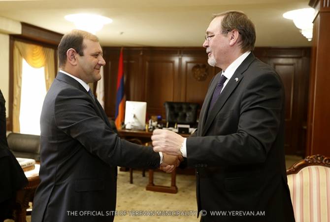 Yerevan Mayor holds meeting with outgoing Russian Ambassador 