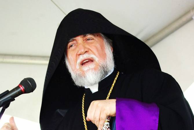 Catholicos Aram I visits Mother See of Holy Etchmiadzin, scheduled to meet with Armenia’s 
President and PM