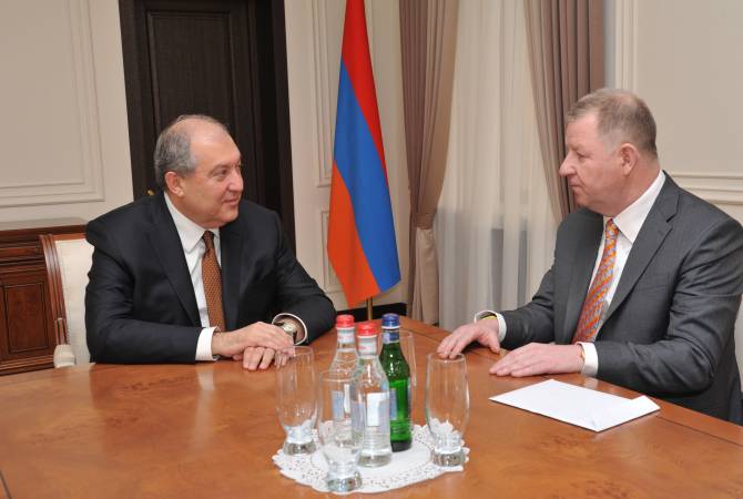 Президент Армении встретился с послом Литвы
