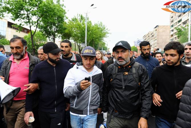 Nikol Pashinyan calls on protesters to stop blockading streets and gather at Republican Square