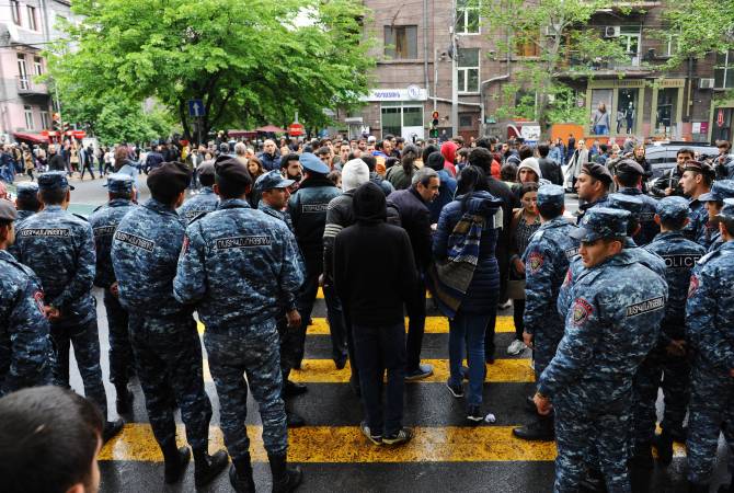 Полиция Армении заявляет о готовности обеспечить нормальное проведение 
студенческих митингов в Ереване
