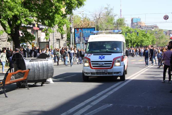 В больницах проходят лечение 4 человека, пострадавших в ходе акций протеста в 
Ереване