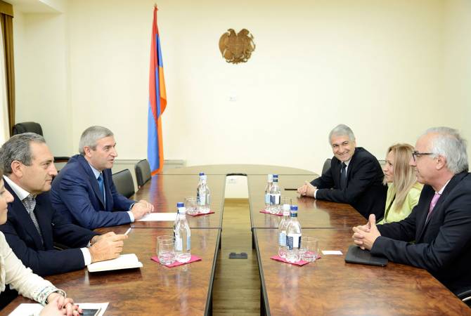 Ֆրանսահայ գործարարը ցանկություն ունի ներդրում ունենալ ճանապարհաշինության 
ոլորտում