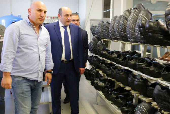 Սուրեն Կարայանն շրջայց է կատարել հայկական կոշիկի արտադրությունում․քննարկվել են նոր արտադրանքի հիմնման հնարավորությունները 
