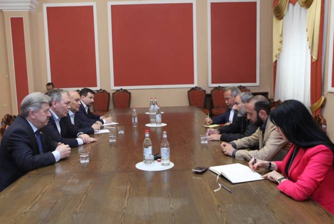 Никол Пашинян передает подробности встречи с  делегацией  Госдумы  РФ