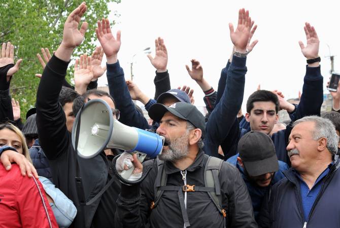 Pashinyan suspends civil disobedience campaigns, says will meet all parliamentary factions April 
30 