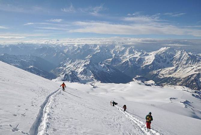 Skiers and climbers die in Swiss Alps due to bad weather