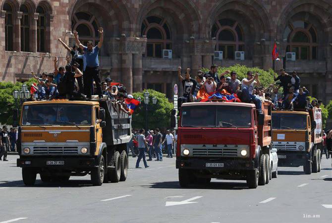 Yerevan police urge demonstrators to cease reckless activities involving cargo trucks 