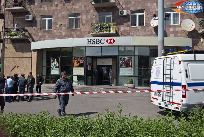 One killed, one wounded in armed assault on Yerevan bank – Police