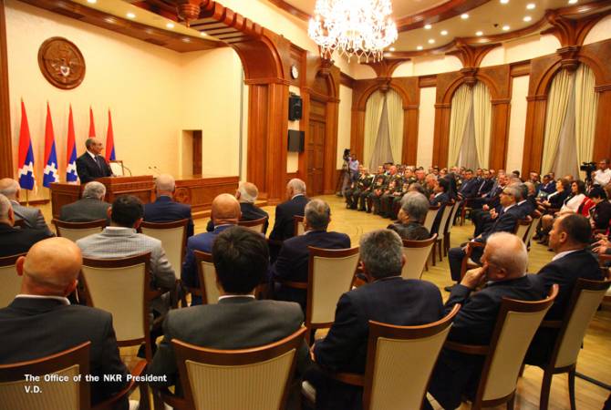 В резиденции президента Республики Арцах состоялась торжественная церемония 
награждения

