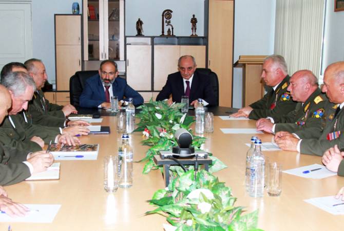 Artsakh military commander briefs Artsakh President and Armenia PM on tactical-strategic 
situation 