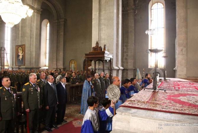 President of Artsakh attends mass in honor of armed forces 