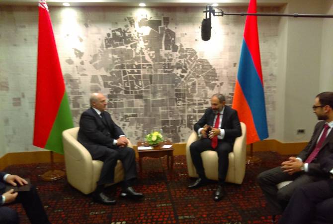 Лукашенко поздравил Никола Пашиняна с тем, что с честью вышел из создавшейся в 
стране политической ситуации

