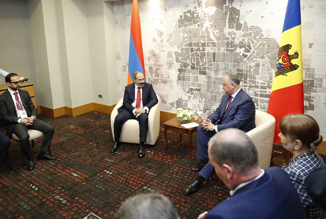 Igor Dodon invites Pashinyan to visit Moldova
