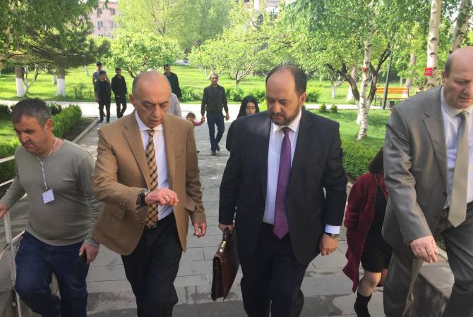 Shirak University rector steps down to settle dispute 