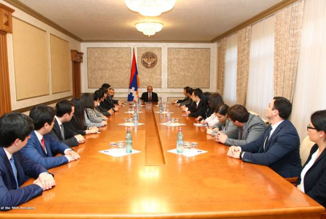 President of Artsakh holds meeting with group of students of Diplomatic School of Armenia