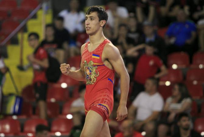 عضو منتخب أرمينيا للشباب بالمصارعة الحرة رافائيل هاروتيونيان يحرز بطولة أوروبا بفئة 45 كغ