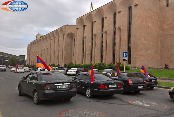 Yerevan environmental demonstration escalates into anti-Mayor protest, supporters hop in 