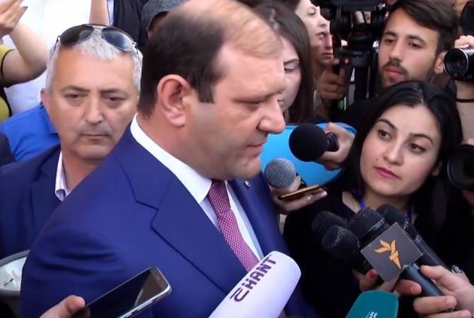 Yerevan Mayor urges law enforcers to cope with invasion of activists into the City Hall  
