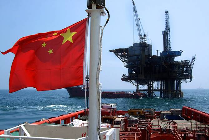 СМИ: КНР может закупать нефть и газ в США при отмене ограничений на экспорт 
технологий
