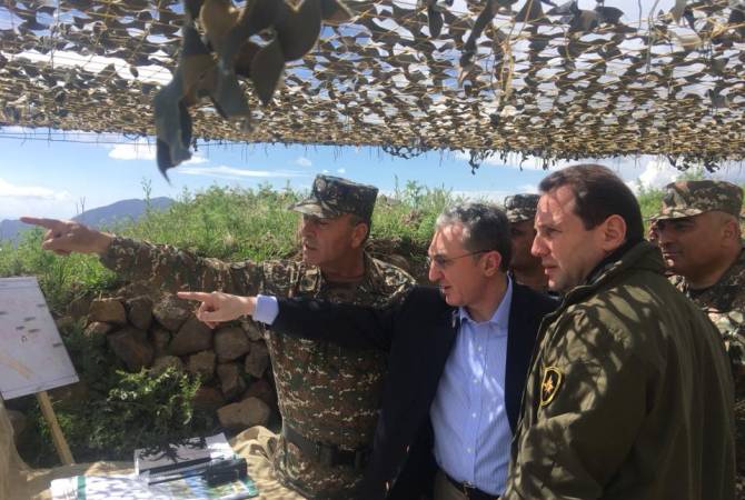 Defense, foreign ministers visit Armenia’s border in Nakhijevan direction 