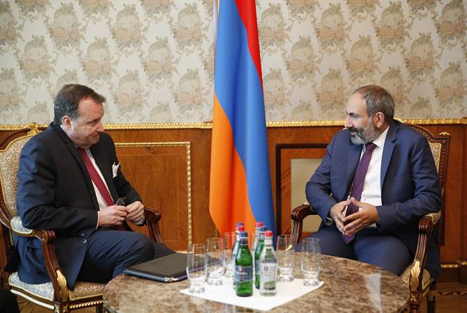 Премьер-министр Армении и посол США обсудили ряд вопросов двусторонних отношений

