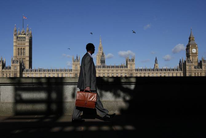 Британские парламентарии призвали ужесточить санкции против "связанных с Кремлем 
лиц"