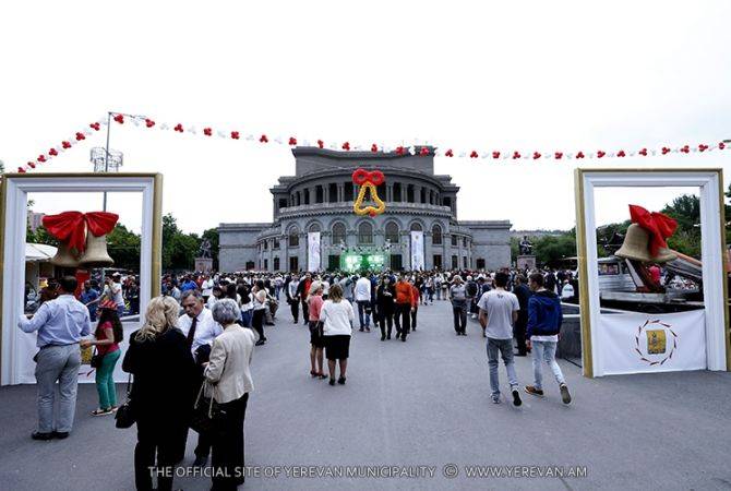 Главное мероприятие Последнего звонка в Ереване состоится 25-го мая на площади 
Свободы