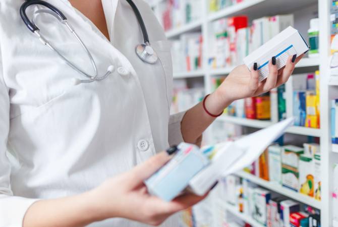 Министр здравоохранения намерен отложить отпуск лекарств по рецептам, кроме 
антибиотиков