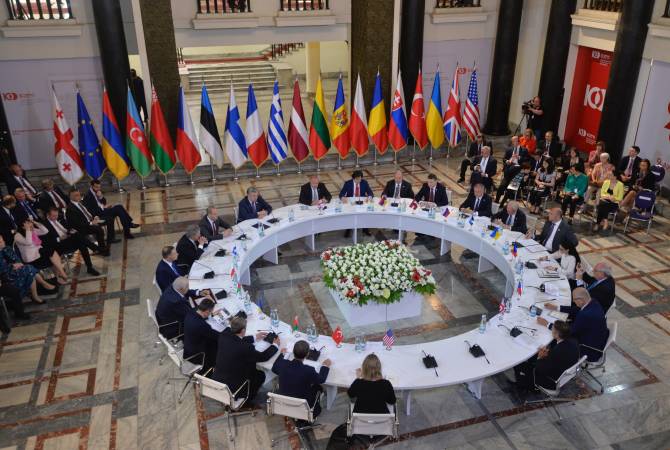 رئيس الجمهورية أرمين سركيسيان يشترك في المائدة مستديرة بعنوان «التعاون من أجل الرخاء: التخطيط 
الاستراتيجي للذكرى المئوية القادمة» في جورجيا
