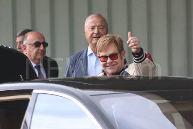 Sir Elton John arrives in Yerevan - report 